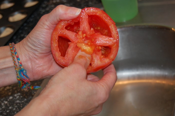 Best way to seed a tomato