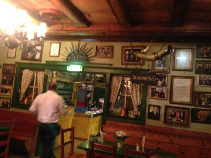 Kitschy walls at Weingut Heuriger Reinprecht in Vienna
